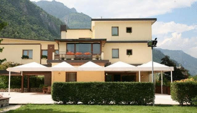 Albergo Benito Ponte nellʼAlpi Exterior foto